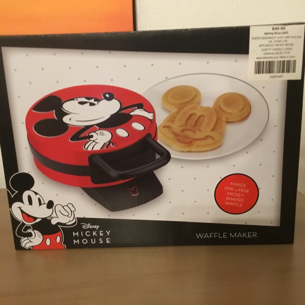 NEW, DISNEY MICKEY MOUSE WAFFLE MAKER